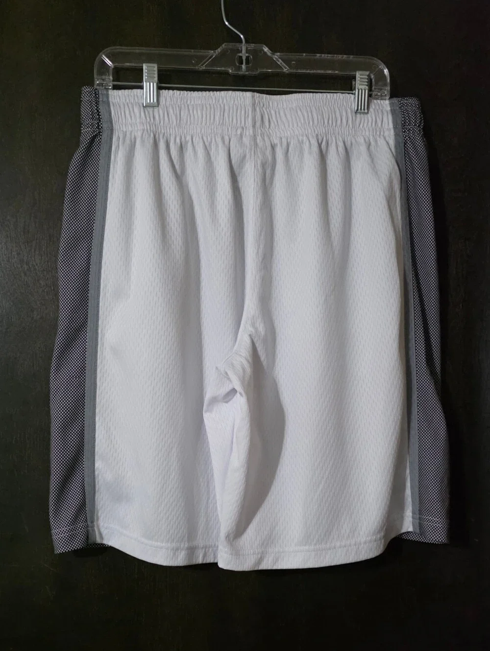 And1 White Athletic Mesh Basketball Shorts Gray Accents Men's Size Large